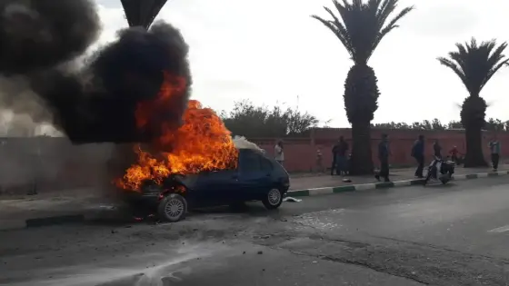 حريق ياتي على سيارة بالطريق الرابطة بين انزكان وايت ملول