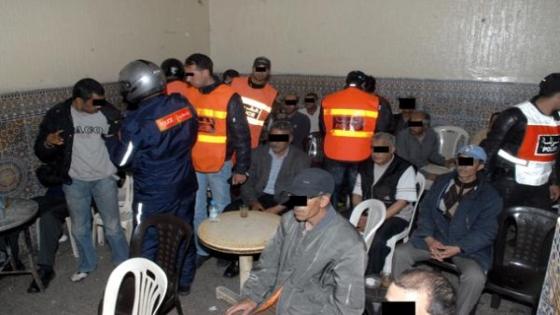 توقيف مواطن حول مقهى إلى مقر للقمار في بيوكرى