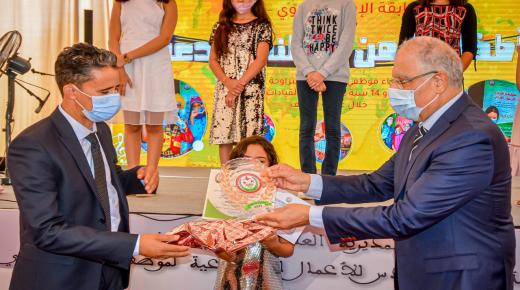 تتويج الطفلة من أكادير “سلمى الطاوس” بالجائزة الأولى لمسابقة للإبداع التربوي والفني