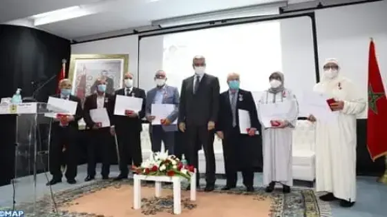 تسليم أوسمة ملكية لفائدة موظفين بوزارة الطاقة والمعادن والبيئة