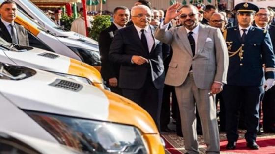 الملك يسلم 28 حافلة للنقل المدرسي للجماعات القروية بعمالة أكادير إداوتنان