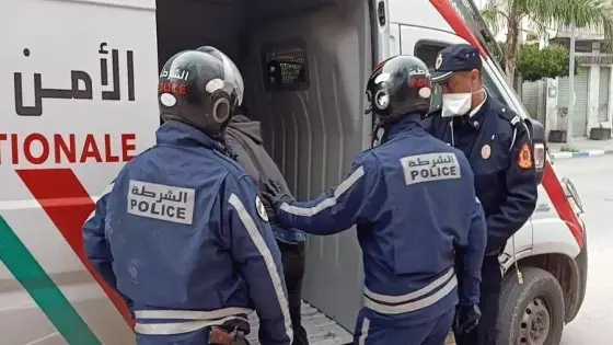 توقيف ثلاثيني في قضية تتعلق بالنصب والاحتيال وترويج كمامات مزيفة