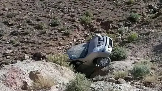 سقوط سيارة أسفل جبل نواحي ورزازات