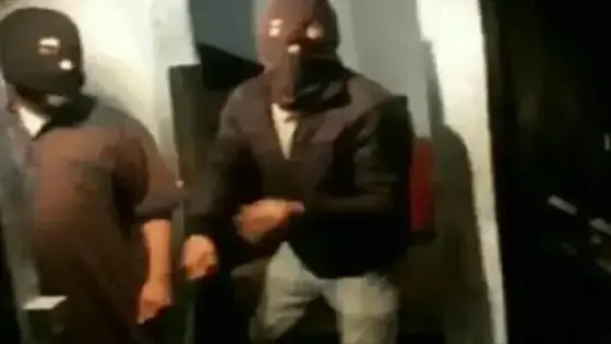 حقيقة فيديو لملثمين يقتحمان حرمة منزل بغرض السرقة