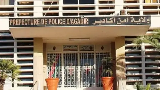 اكادير : فرقة الأماكن العمومية تبدأ بضبط عدد من المخالفات في محاضر رسمية .