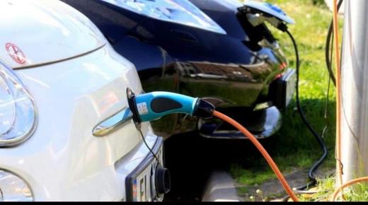 المغرب يستعد لإنشاء محطات الشحن لدعم استيراد السيارات الكهربائية