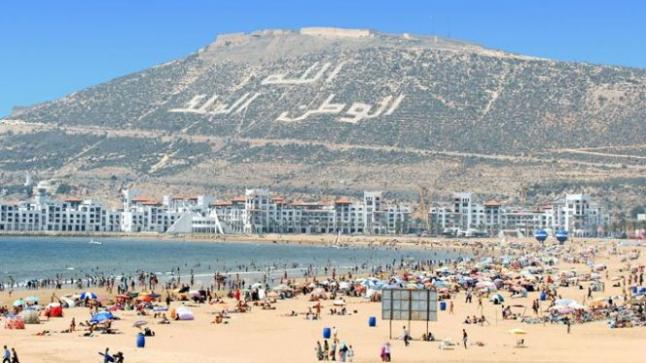المغاربة يحتلون صدارة السياح الوافدين على أكادير والفرنسيون في الوصافة