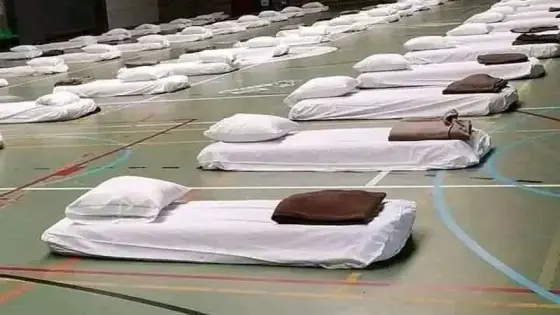 مسؤول إقليمي يأوي ” المتخلى عنهم ” في قاعة مغطاة بإنزكان