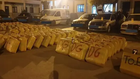 الناظور.. إحباط محاولة للتهريب الدولي للمخدرات وحجز خمسة أطنان و30 كلغ من مخدر الشيرا