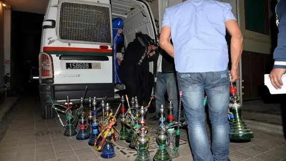 اكادير : حملة امنية على مقاهي الشيشة تسفر عن حجز ازبد من 200 قنينة