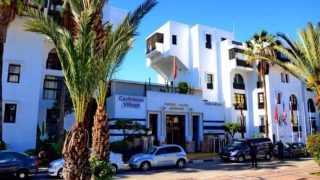 رداءة الخدمات السياحية بأگادير .. فندق كبير يعجز عن توفير وجبة غداء للزبناء!