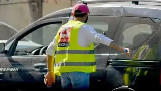 “مول الجيلي اصفر” يرتكب جريمة قتل مروعة بسبب دريهمات الباركينغ !