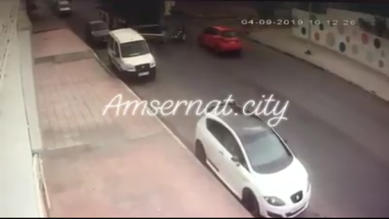 حادثة سير خطيرة بحي أمسرنات بين حافلة النقل ألزا ودراجة نارية