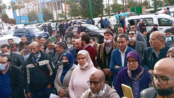 موظفو العدل يخوضون وقفة احتجاجية أمام محكمة إنزكان