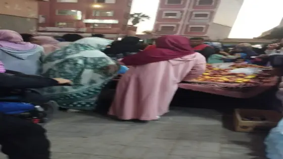 قبيل رمضان.. “بلوكاج” في حي الجماعة بالقليعة بسبب احتلال الملك العمومي والتجار يلوحون بالتنظم الجمعوي