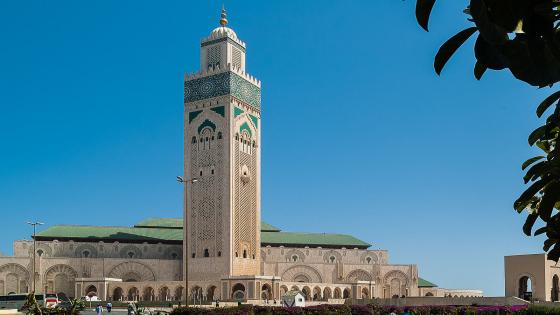بطلب من الملك ، المجلس الاعلى يفتي بإغلاق المساجد