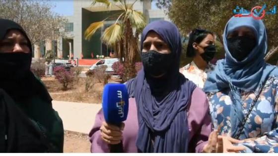 فيديو : ضحايا ملف الخزنة الحديدية يناشدون الملك أمام محكمة الاستئناف بأكادير