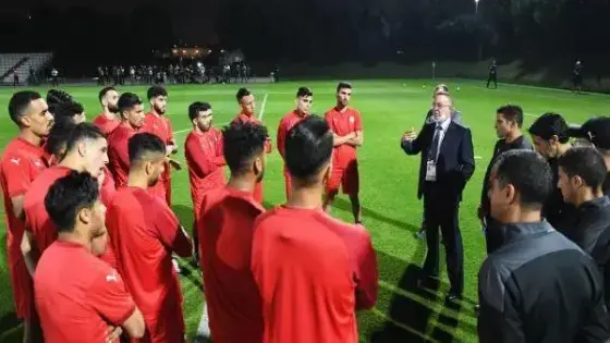 لقجع يحفز ويشجع عناصر المنتخب قبل مباراته مع الجزائر وهذا ما قاله (فيديو)