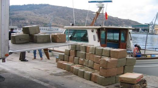 ميناء طنجة المتوسط.. توقيف 18 شخصا للاشتباه في تورطهم في قضية تتعلق بمحاولة التهريب الدولي للمخدرات