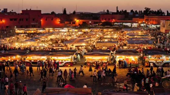 سحب رخصة محل لبيع المأكولات بجامع لفنا بعد تقديمه وجبة لسياح مقابل 5000 درهم