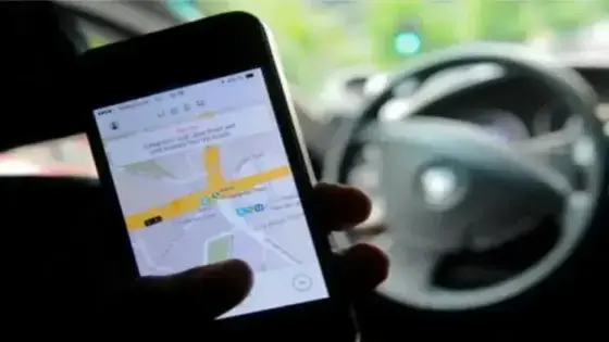 احتجاجات شباب النقل الذكي بأكادير ضد التضييق والتحديات من سائقي الطاكسيات