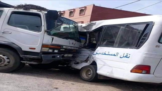عاجل.. مصرع سائق حافلة لنقل المستخدمين في حادثة سير خطيرة بأولاد تايمة