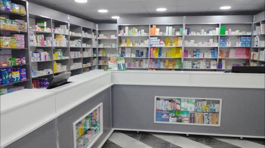 وزارة الصحة تؤكد إعادة توفير أدوية أساسية بالصيدليات مصنعة من مادتي الكلوروكين والهيدروكسيكلوروكين