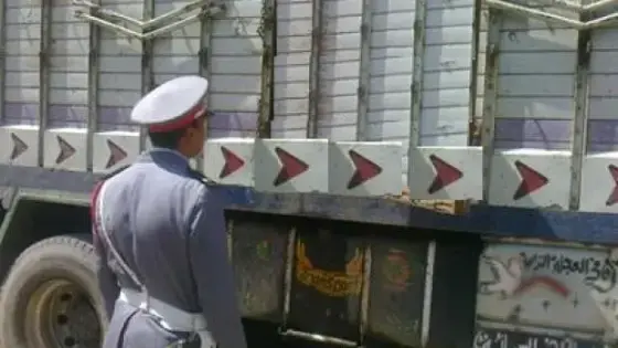 إعتقال شخص يمارس الجنس على فتاة داخل شاحنة في بلفاع