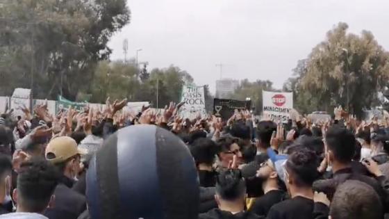 إلترات الرجاء الرياضي تصدح بصوت واحد: “المكتب ارحل.. السلامي ارحل”