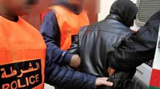 تفكيك شبكة للهجرة السرية بأكادير وبيوكرى وتوقيف شخصين بحوزتهما مبالغ مالية وسيارة مشبوهة