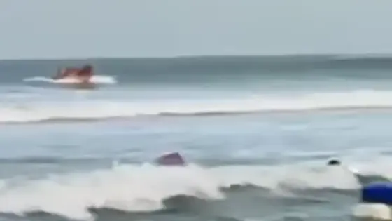 غرق 11 قاربا بسواحل مدينة بوجدور