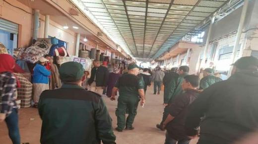 انتشار ” الشرطة الإدارية ” في سوق الأحد بأكادير