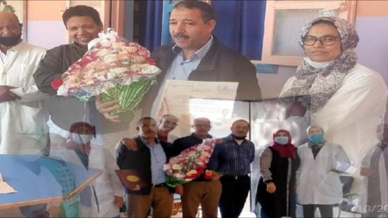 في مبادرة فريدة..تكريم مدير مؤسسة ابن رشد بحي الشراردة أولاد تايمة بمناسبة اليوم العالمي للمدير