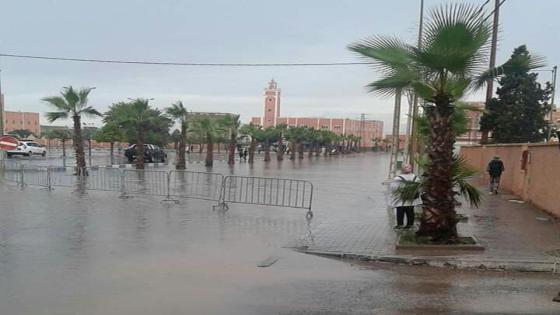 الأمطار تقطع طريق رئيسي في بيوكرى