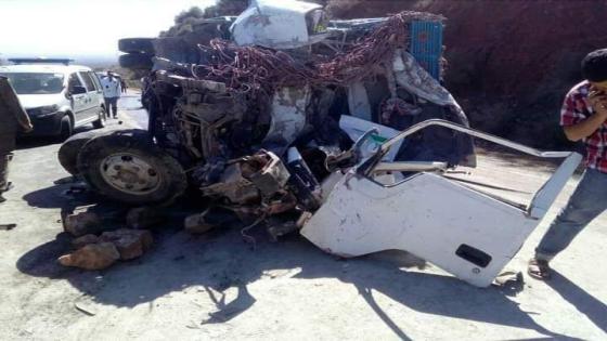 مقتل ثلاثة أشخاص في حادثة سير خطيرة بامسكرود