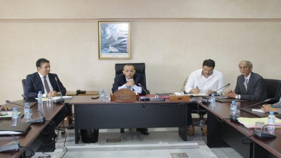 عامل عمالة إنزكان أيت ملول يترأس اجتماعا حول تثمين المنطقتين الصناعيتين تاسيلا وأيت ملول