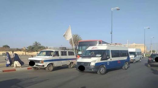 سيارات للنقل المزدوج تحاصر حافلات في تارودانت