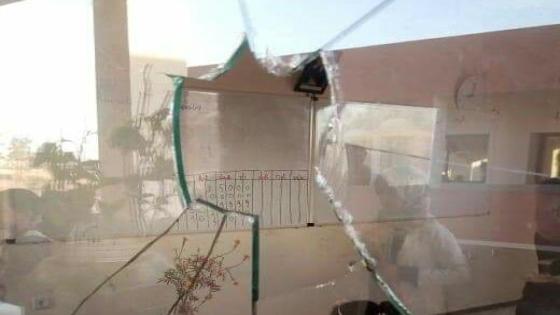 جناة يرشقون مدرسة بالحجارة في آيت عميرة