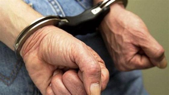اعتقال تاجر مخدرات بعد مداهمة منزله بحي الشراردة أولاد تايمة