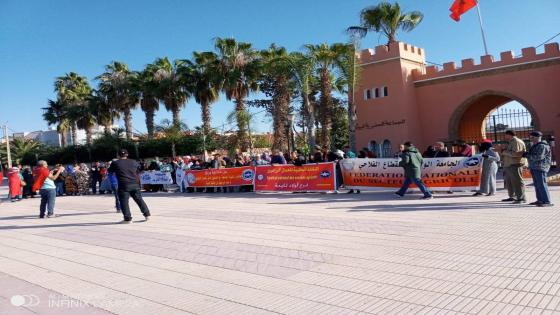 عمال زراعيون يحتجون باشتوكة ضد حيف السلطات وتعسف “الباطرونا”