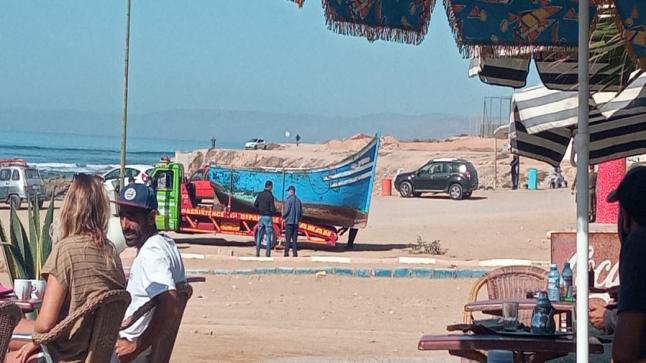 نزوح قارب للهجرة السرية بشاطئ أنزا شمال أكادير