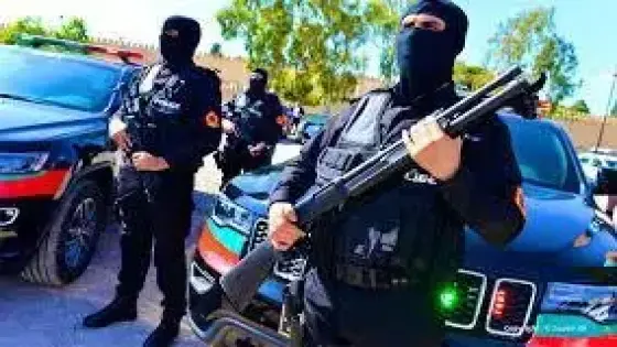 فرقة مكافحة العصابات بولاية أمن أكادير توقف كبير مروجي المخدرات بأكادير.