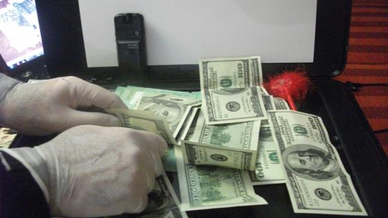 توقيف افريقيتين بحوزتهما أوراق مالية مزورة من العملة الصعبة
