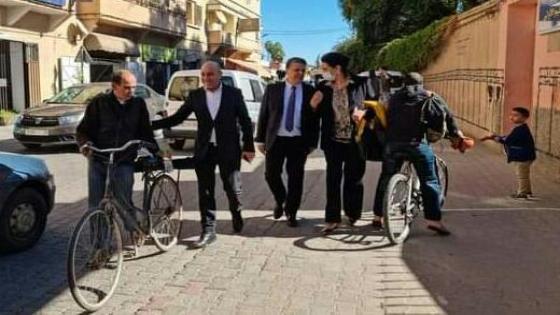 الوزير ” وهبي ” يتجول ماشيا بشوارع تارودانت