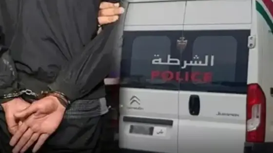 الشغب الرياضي.. أمن البيضاء يوقف شخصين ألحقا خسائر بسيارات الغير