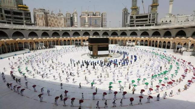 السعودية تعلن استئناف مناسك العمرة تدريجيا وفق إجراءات احترازية