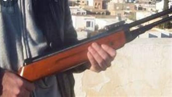 هائج يهاجم مواطنا ببندقية صيد في أكادير