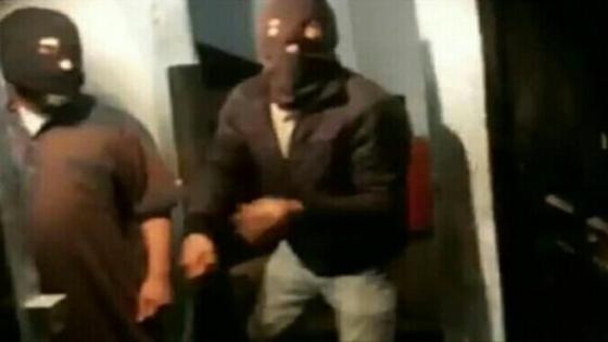 حقيقة فيديو لملثمين يقتحمان حرمة منزل بغرض السرقة