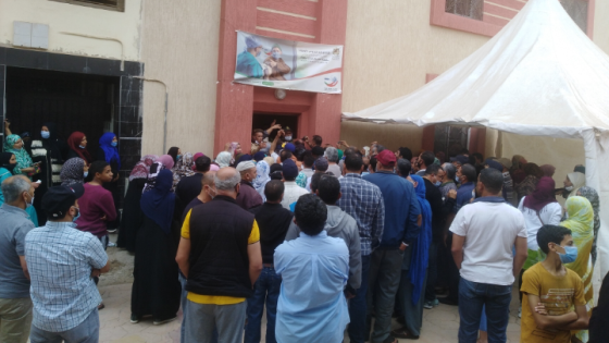 فوضى وتدافع بأحد مراكز التلقيح بالدشيرة الجهادية يستنفر السلطات