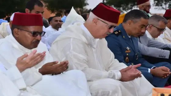 عامل إقليم تيزنيت يؤدي صلاة عيد الأضحى في أجواء روحانية مفعمة بالبهجة والتآخي